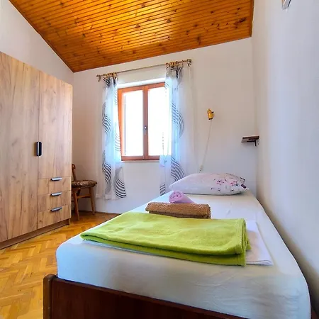 Pleasant With Seaview Apartment