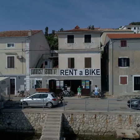 Apartment Pleasant With Seaview Mali Losinj