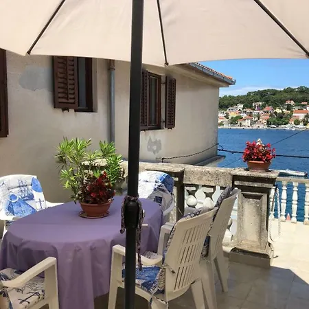 Pleasant With Seaview Apartment