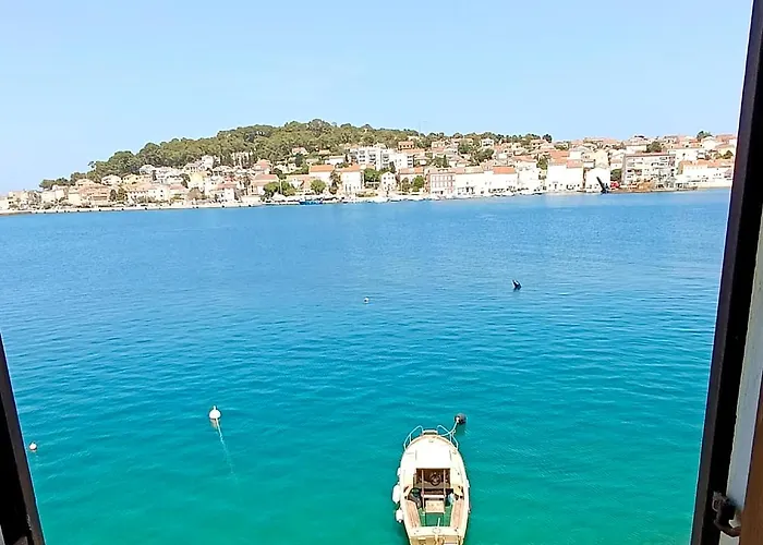 Pleasant With Seaview Apartmán Mali Lošinj