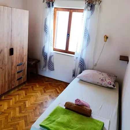 Pleasant With Seaview Мали-Лошинь