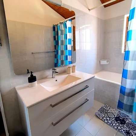 Pleasant With Seaview *