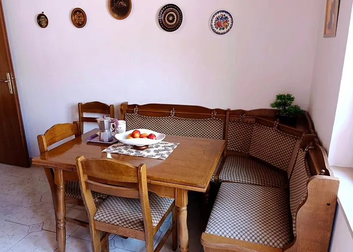 Pleasant With Seaview Apartment *